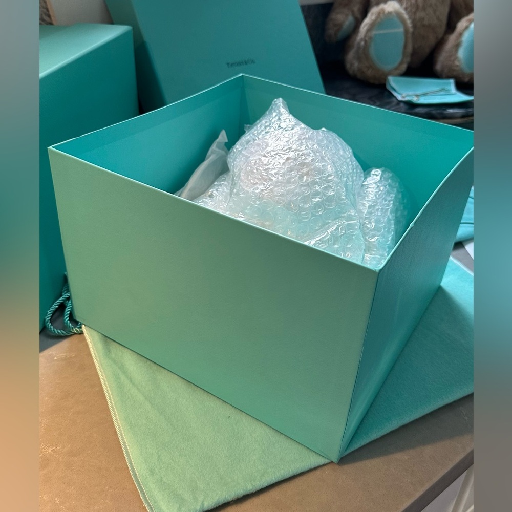 TIFFANY & CO “CHICKS” 3 PIECE PORCELAIN BABY GIFT SET -RARE & NEW/MINT CONDITION - Picture 15 of 15